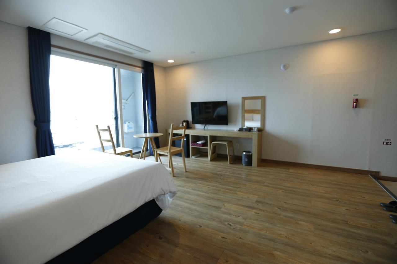 Hotel52 Seogwipo Exterior photo